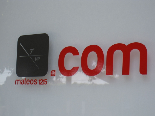 Imagen de los exteriores del Hotel Mateos 1215. Foto 9