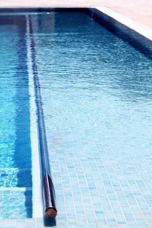 Imagen de la piscina del Hotel Mater Ariany. Foto 18