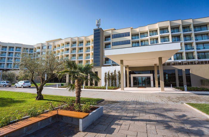 Imagen de los exteriores del Hotel Materada Plava Laguna. Foto 6