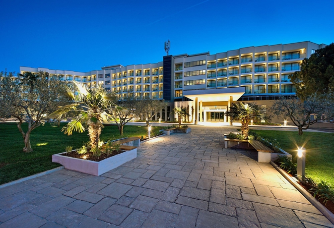 Imagen de los exteriores del Hotel Materada Plava Laguna. Foto 7