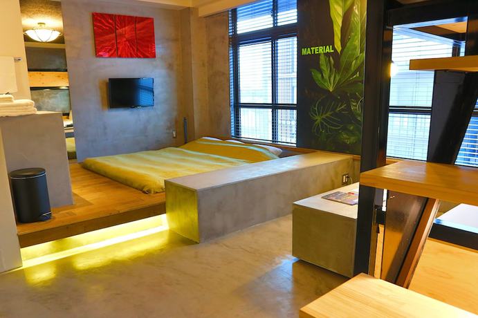 Imagen de la habitación del Hotel Material. Foto 7