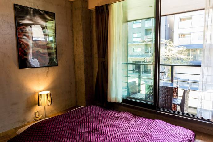 Imagen de la habitación del Hotel Material. Foto 10