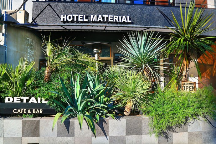 Imagen general del Hotel Material. Foto 1