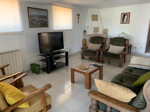 Imagen general del Hotel Mateus. Foto 12