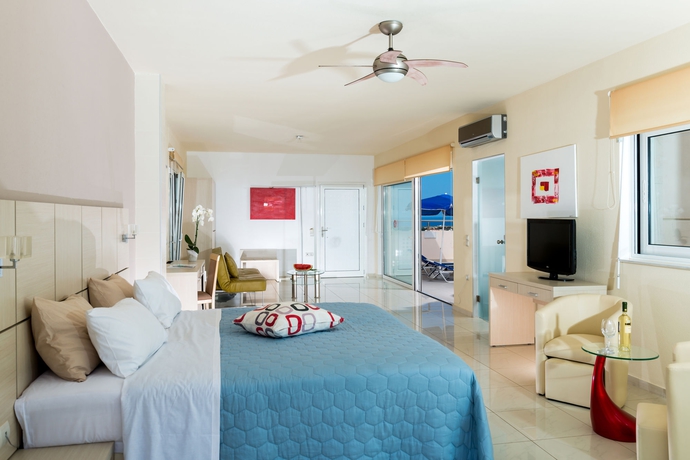 Imagen de la habitación del Hotel Matheo Villas and Suites. Foto 7