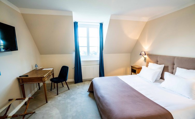 Imagen de la habitación del Hotel Mathieu Kergourlay H&ocirc;tel de Boisgelin. Foto 7