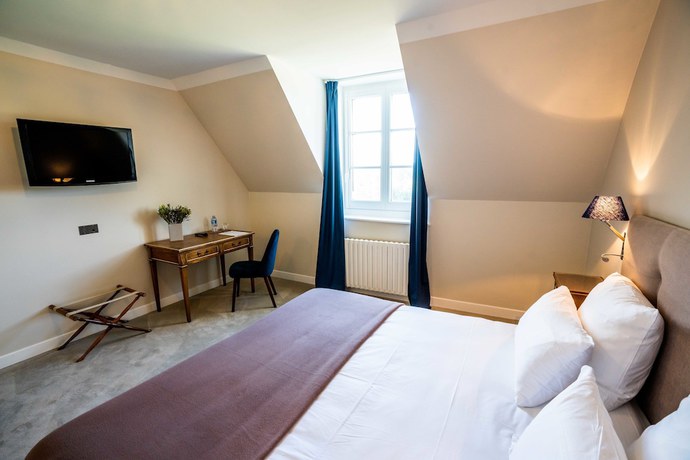 Imagen de la habitación del Hotel Mathieu Kergourlay H&ocirc;tel de Boisgelin. Foto 18