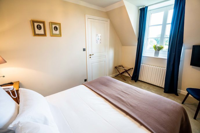 Imagen de la habitación del Hotel Mathieu Kergourlay de Boisgelin. Foto 2