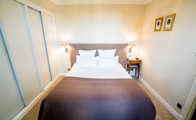 Imagen de la habitación del Hotel Mathieu Kergourlay de Boisgelin. Foto 8
