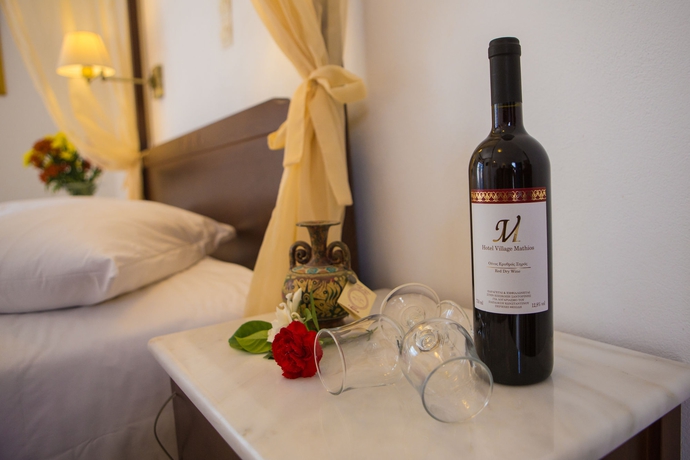 Imagen de la habitación del Hotel Mathios Village. Foto 4