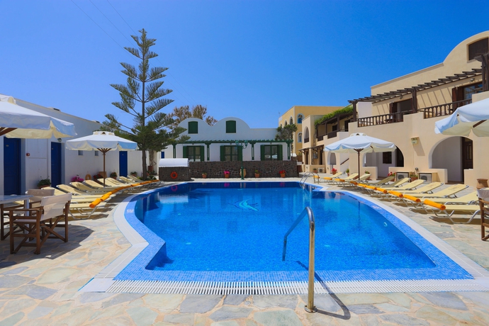 Imagen de la piscina del Hotel Mathios Village. Foto 16