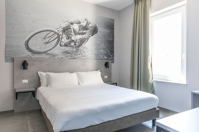 Imagen de la habitación del Hotel Mathis, Chiaravalle Della Colomba. Foto 6
