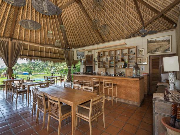 Imagen del bar/restaurante del Hotel Mathis Retreat. Foto 2