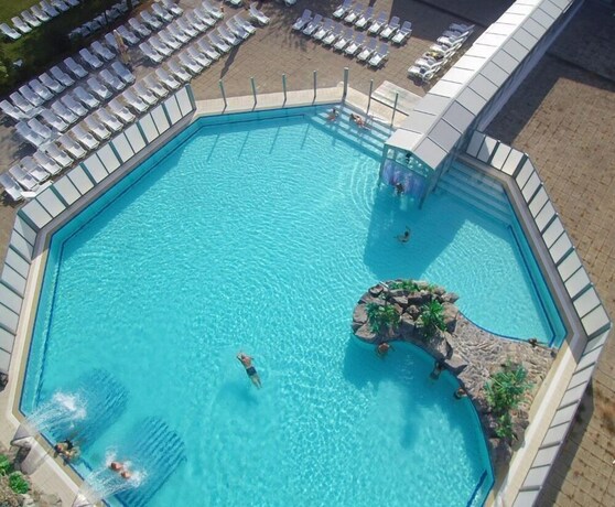 Imagen de la piscina del Hotel Matija Gubec. Foto 14