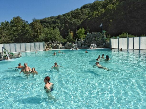 Imagen de la piscina del Hotel Matija Gubec. Foto 17