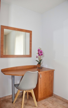 Imagen de la habitación del Hotel Matilde Beach Resort. Foto 5
