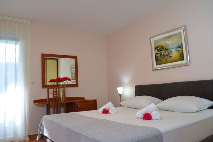 Imagen de la habitación del Hotel Matilde Beach Resort. Foto 6