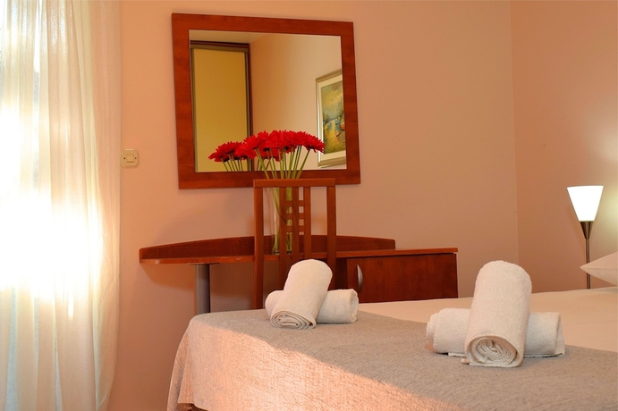 Imagen de la habitación del Hotel Matilde Beach Resort. Foto 7