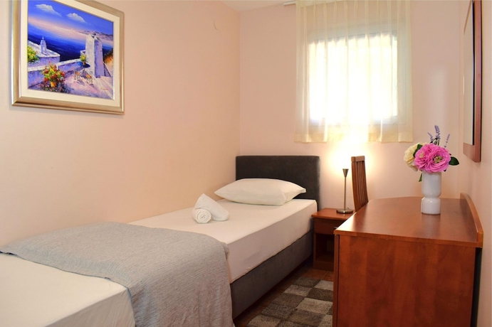 Imagen de la habitación del Hotel Matilde Beach Resort. Foto 11
