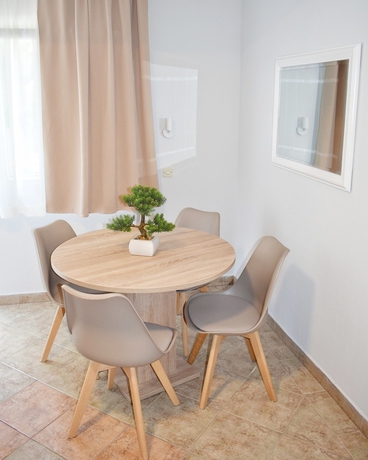 Imagen de la habitación del Hotel Matilde Beach Resort. Foto 15