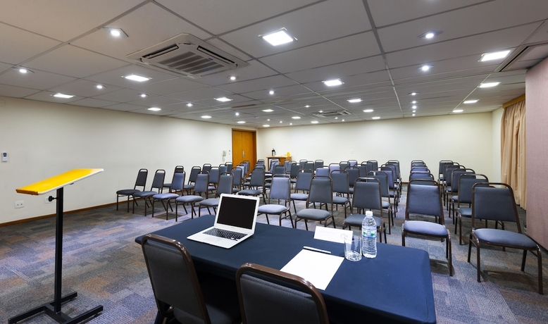 Imagen de los interiores del Hotel Matiz Bar&atilde;o Geraldo Express. Foto 17