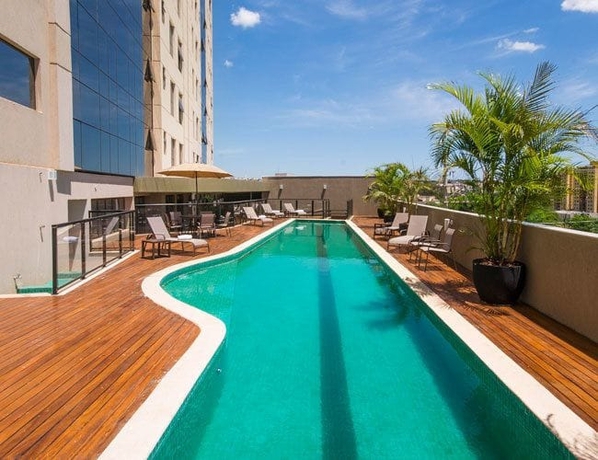 Imagen de la piscina del Hotel Matiz Vilaboim Ribeir&atilde;o Preto. Foto 16