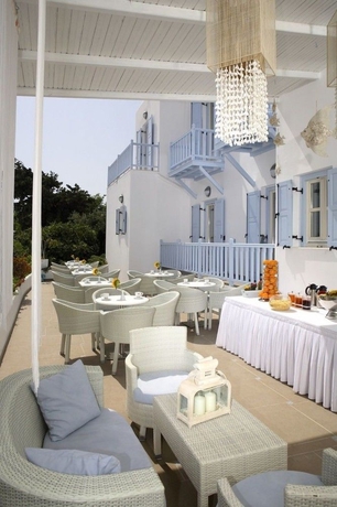 Imagen de los exteriores del Hotel Matogianni. Foto 12