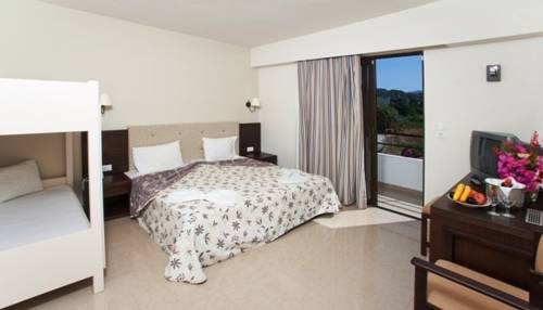 Imagen general del Hotel Matoula Beach. Foto 14