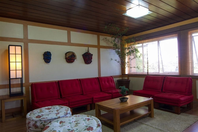 Imagen de los interiores del Hotel Matsubara. Foto 16