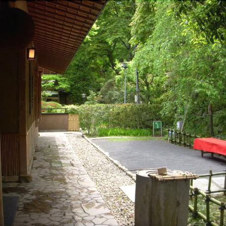 Imagen de los exteriores del Hotel Matsuno Onsen Suikoen. Foto 11