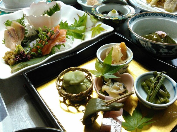 Imagen de la habitación del Hotel Matsuno Onsen Suikoen. Foto 7