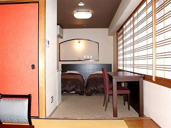 Imagen de la piscina del Hotel Matsunoi, Minakami. Foto 15