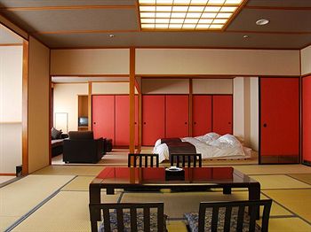 Imagen de la piscina del Hotel Matsunoi, Minakami. Foto 16