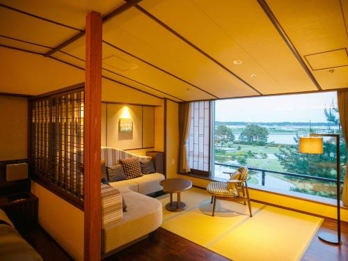 Imagen de la habitación del Hotel Matsushima Ichinobo. Foto 10