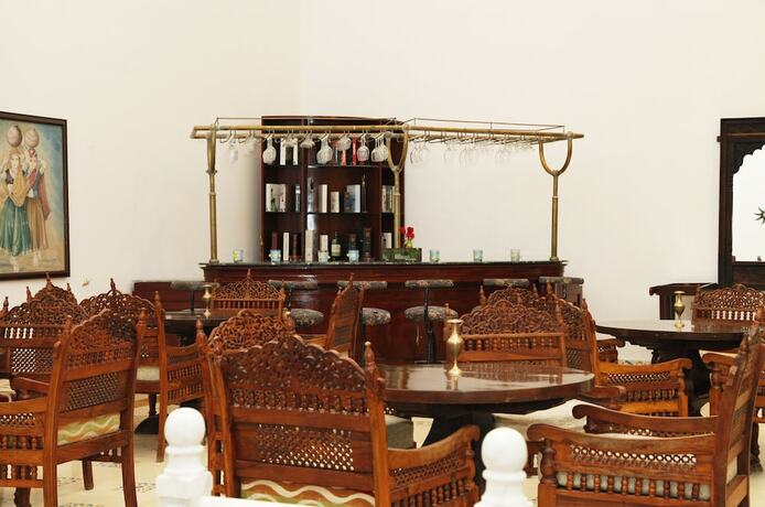 Imagen del bar/restaurante del Hotel Matsya Villa. Foto 15