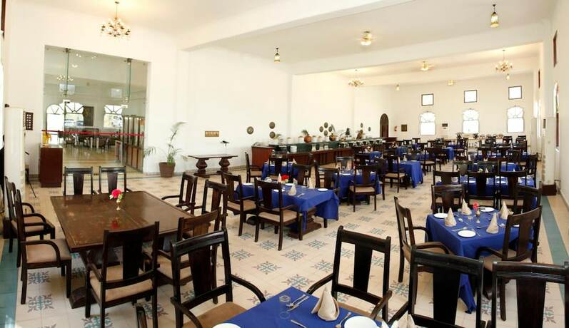 Imagen del bar/restaurante del Hotel Matsya Villa. Foto 16