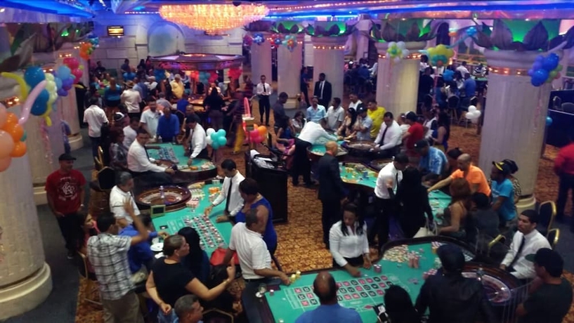 Imagen de los interiores del Hotel Matum and Casino. Foto 13