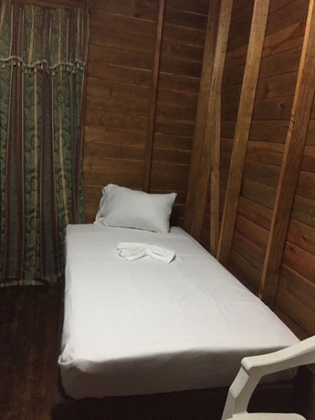Imagen de la habitación del Hotel Matus Guest House. Foto 10