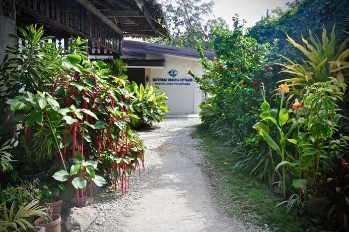 Imagen de los exteriores del Hotel Matutinao Beach. Foto 32
