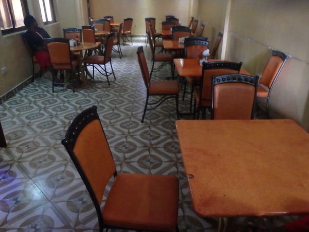 Imagen del bar/restaurante del Hotel Mau Summit. Foto 2