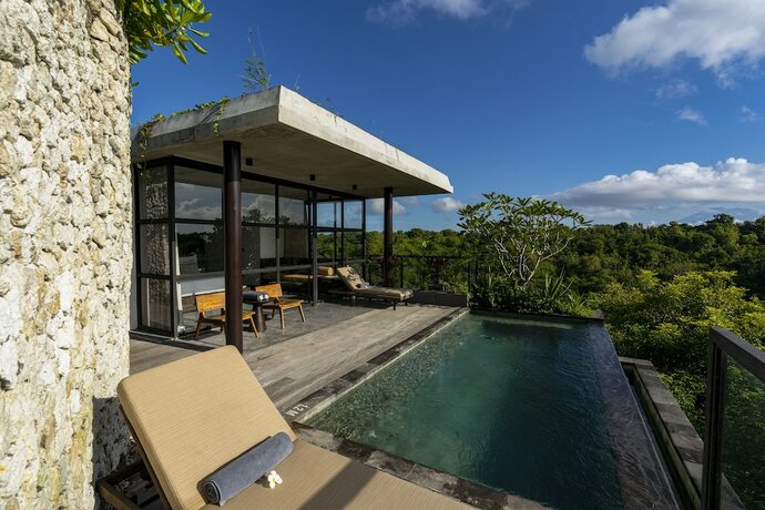 Imagen de la habitación del Hotel Maua Nusa Penida. Foto 18