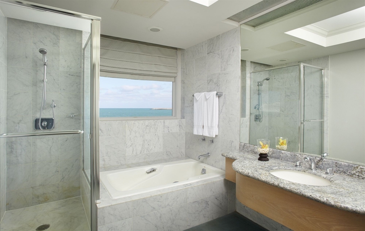 Imagen de la habitación del Hotel Maui Beach. Foto 6