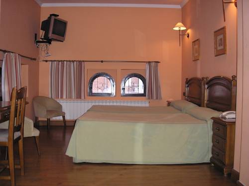 Imagen de la habitación del Hotel Mauleon. Foto 12