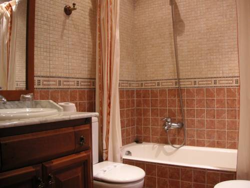 Imagen de la habitación del Hotel Mauleon. Foto 15