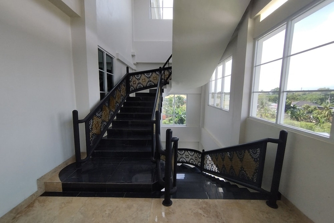 Imagen de los interiores del Hotel Maulidia and Convention Center. Foto 19