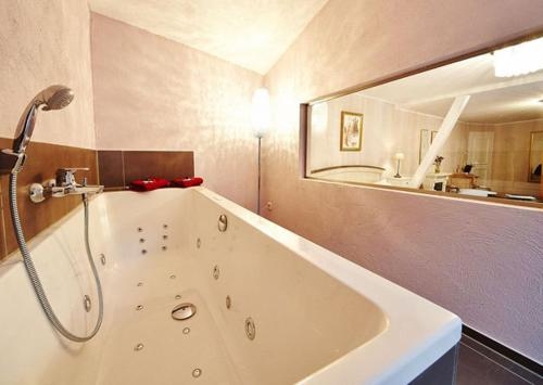Imagen general del Hotel M&auml;rchenhotel, Bernkastel-Kues. Foto 4
