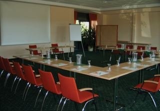 Imagen de los interiores del Hotel M&auml;rkisches Tagungshotel. Foto 6