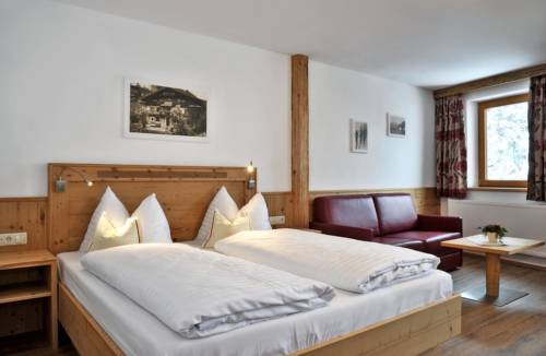 Imagen de la habitación del Hotel M&auml;rzenklamm Stumm im Zillertal. Foto 10