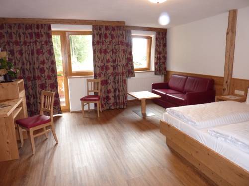 Imagen de la habitación del Hotel M&auml;rzenklamm Stumm im Zillertal. Foto 16