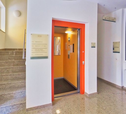 Imagen de los interiores del Hotel Maurer. Foto 20